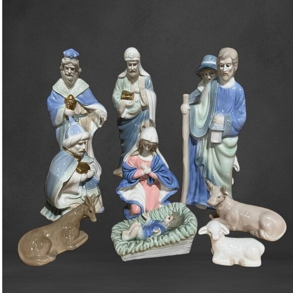 Vintage 11-Piece Nativity Set With Wood Base By Crown Accents - Picture 1 of 16